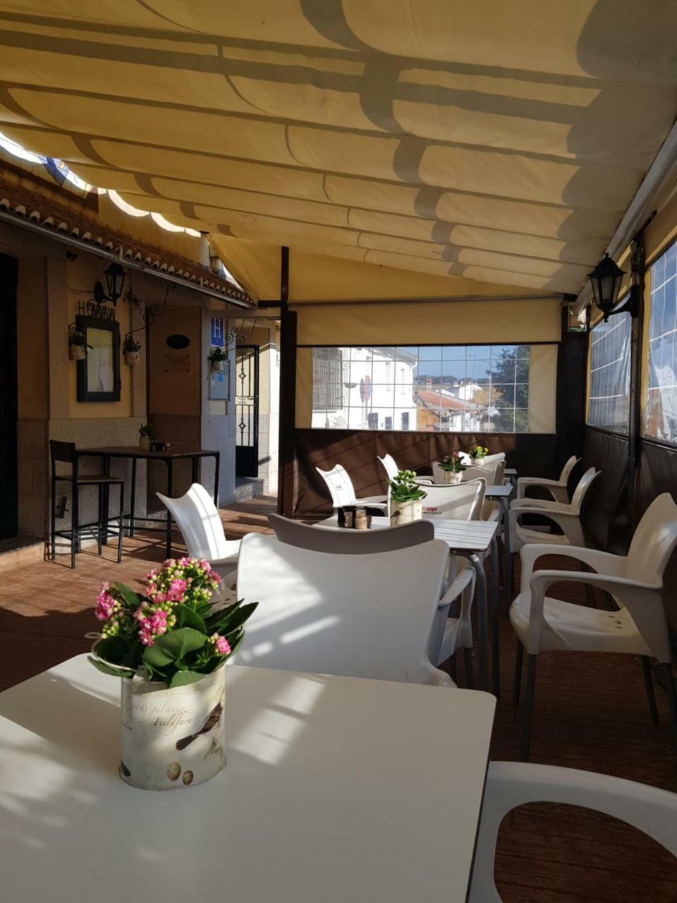 Hotel Carvajal Torrejón el Rubio المظهر الخارجي الصورة