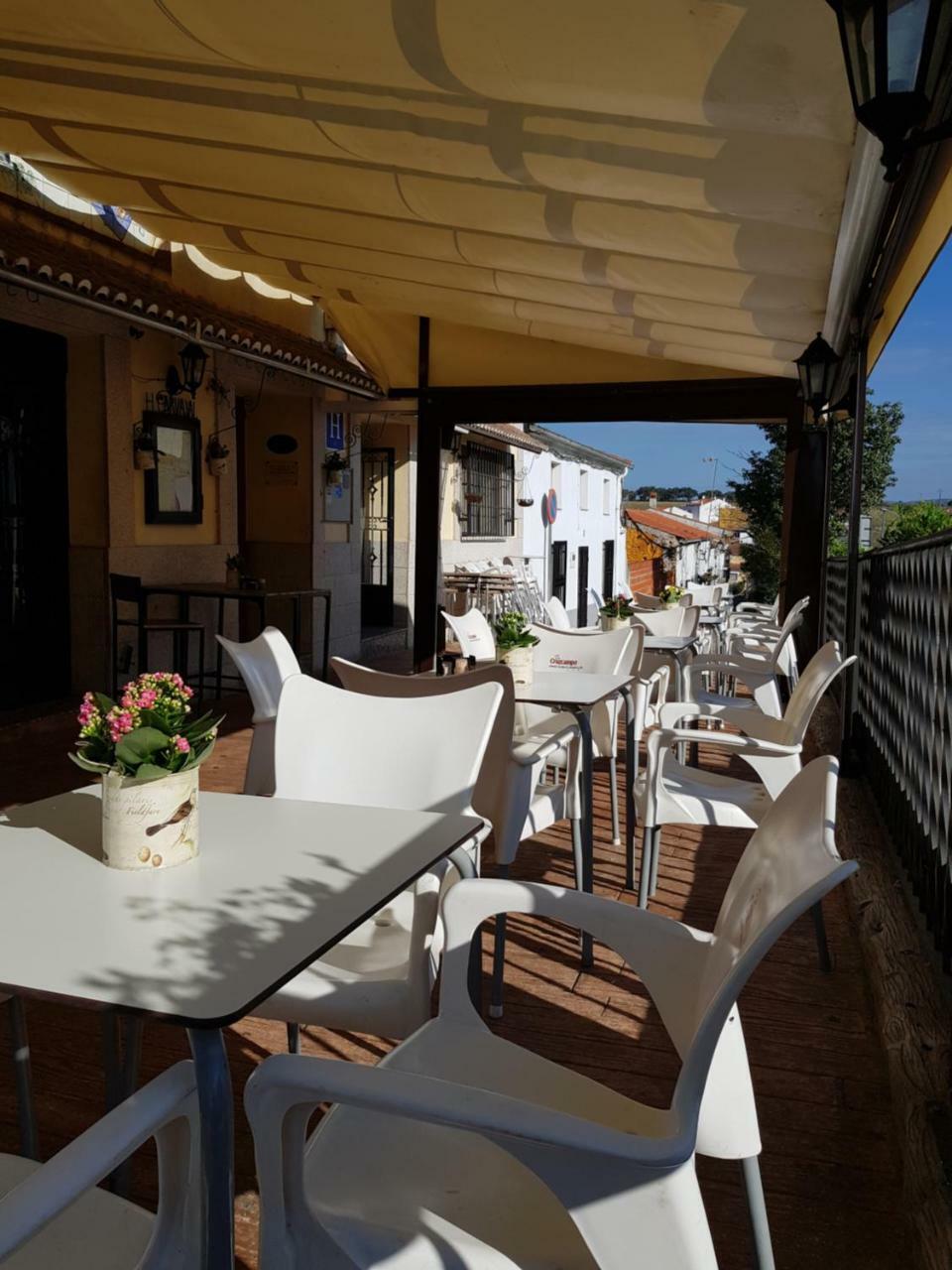 Hotel Carvajal Torrejón el Rubio المظهر الخارجي الصورة