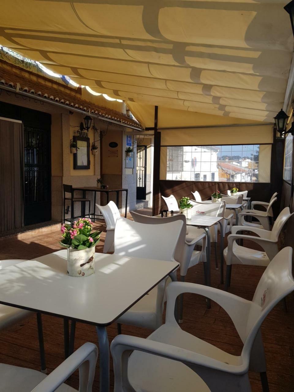 Hotel Carvajal Torrejón el Rubio المظهر الخارجي الصورة